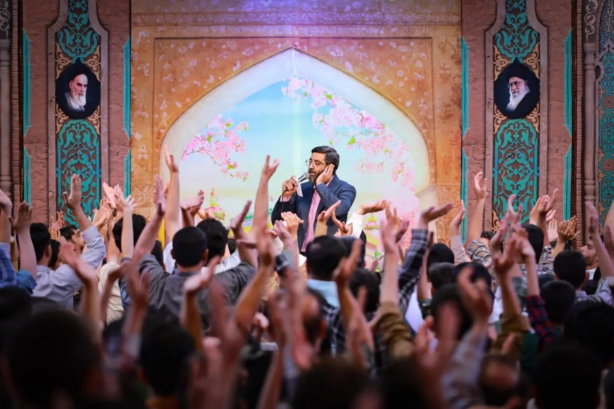 جشن میلاد امام رضا(ع) در هیئت فدائیان حسین(ع) اصفهان
