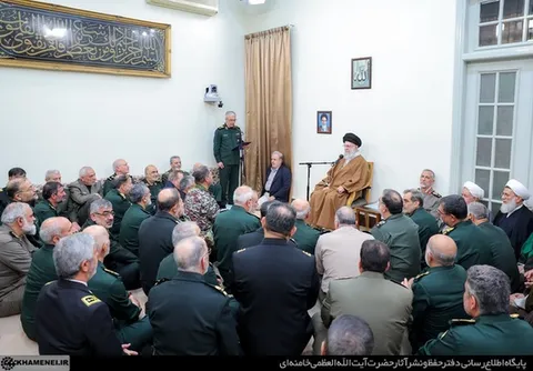 دیدار جمعی از فرماندهان نیروهای مسلح با فرمانده معظم کل قوا