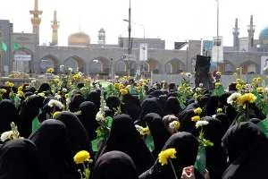 حرم رضوی گلباران شد
