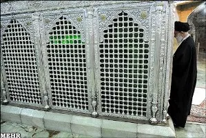 حضرت آقا از کدام قسمت وارد حرم مي شوند؟