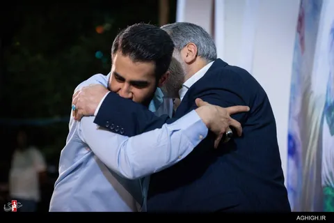 اجتماع به عشق وطن (میدان انقلاب) در شب عيد سعيد غدير