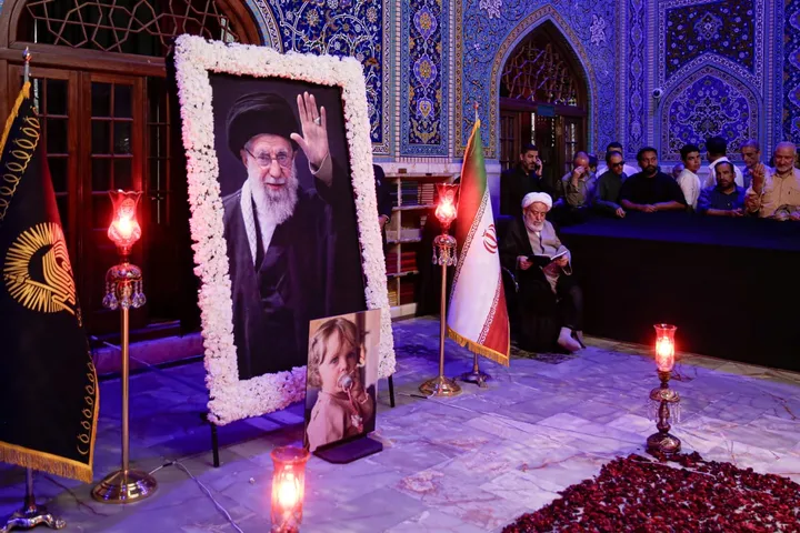 حضور استاد حسین انصاریان در رواق دارالذکر حرم مطهر رضوی