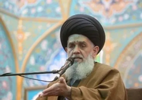 عادی‌سازی گناه در جامعه، موجب از بین رفتن برکت و امنیت می‌شود