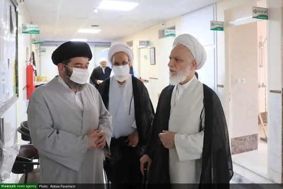 عیادت نماینده رهبر انقلاب از آیت‌الله شبیری‌زنجانی + تصاویر