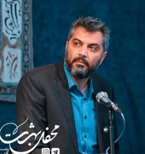 شعر خوانی محمد رضا طهماسبی در مسیر پیاده روی اربعین