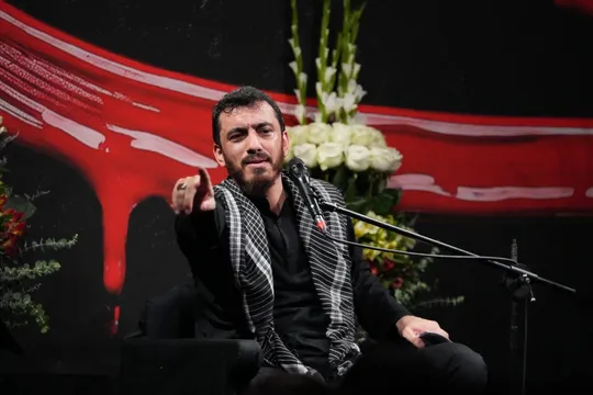 عاشورای امسال پرچم خونخواهی رهبرمان را بلند می کنیم