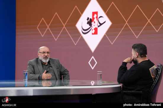 به هیچ وجه از تعیین کردن مبلغ در مداحی دفاع نمی کنم