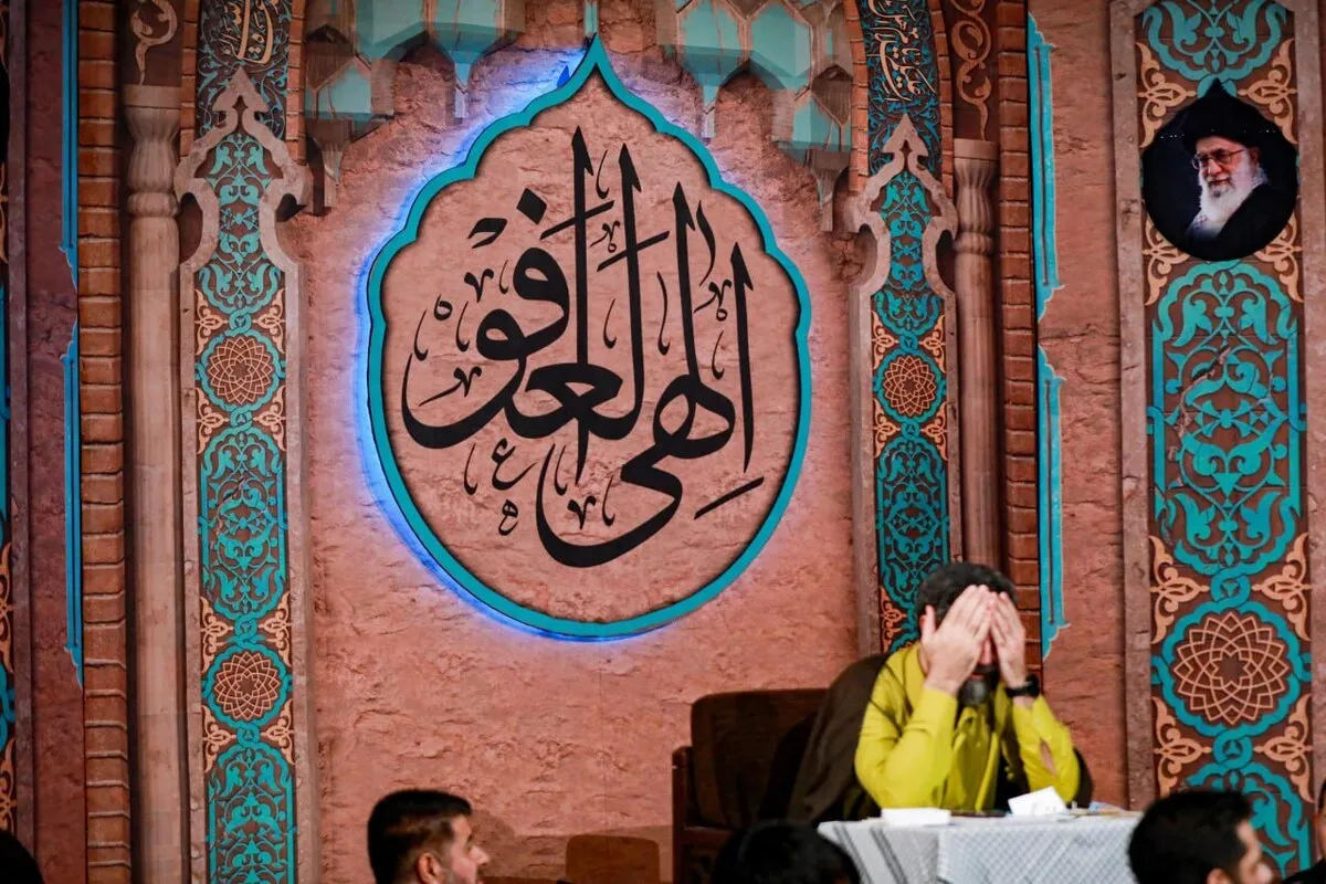 محفل مناجات خوانی شب دوازدهم ماه رمضان ۱۴۴۶ در هیئت فدائیان حسین(ع) اصفهان