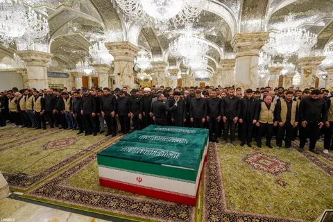 تشییع پیکر رهبر شهید انقلاب در نجف اشرف
