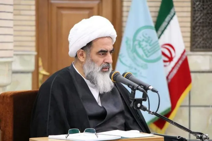 واکنش آیت الله فاضل لنکرانی به ممنوعیت ححاب در دبیرستان ها و دانشگاه های آذربایجان