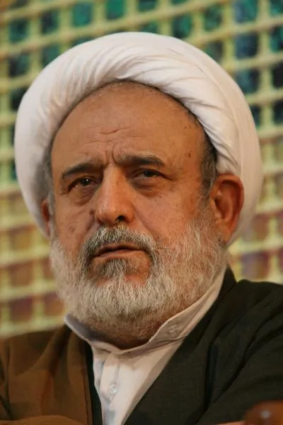 با پادشه بگوی که روزی مقدر است!