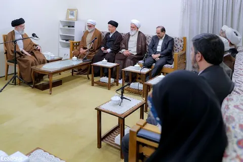 دیدار اعضای هیئت علمی کنگره‌ جهانی حضرت رضا(ع) با رهبر انقلاب