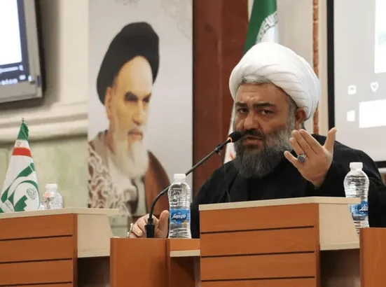 پرچم سرخ خونخواهی روی گنبد مساجد کشور