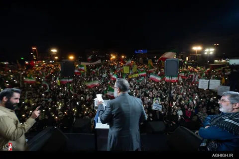 اجتماع مردمی به عشق وطن(میدان انقلاب)