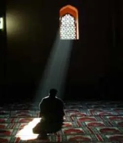 هر شعري شايسته مجلس امام حسين(ع) نيست