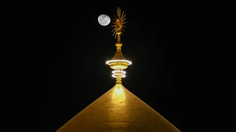 هفدهمین شب مراسم مناجات‌خوانی ماه رمضان در حرم حضرت امیرالمؤمنین(ع)