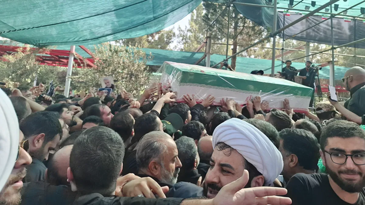 حاج منصور ارضی تلقین سردار امیرعلی حاجی زاده را خواند