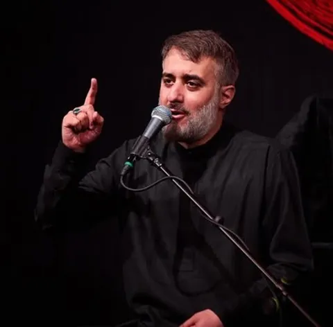 اذان گفتن حاج محمد حسین پویانفر در شب اربعین در کربلا