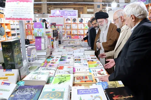 بازدید رهبر انقلاب از نمایشگاه بین‌المللی کتاب