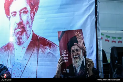 راهپیمایی مردم تهران به صورت کاروان‌های موتوری و خودرویی در خونخواهی امام شهید و بیعت با رهبر معظم انقلاب