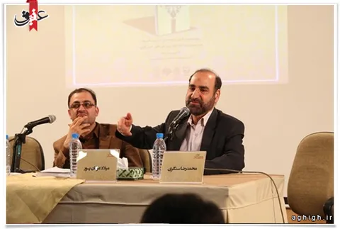 این هنوز از نتایج سحر است/ادبیات انقلاب جریان است و موج نیست