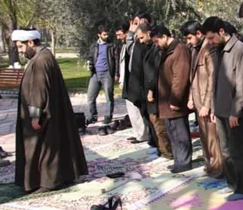 برپایی نماز جماعت در اماکن تجاری قم