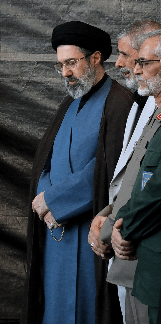 تصاویری از رهبر شهید و رهبر انقلاب در رویداد «جمعه نصر»