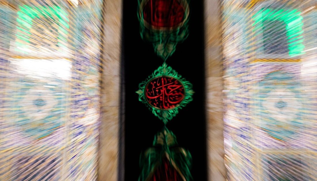 حرم امام حسین(ع) در آستانه محرم سیاه‌پوش شد