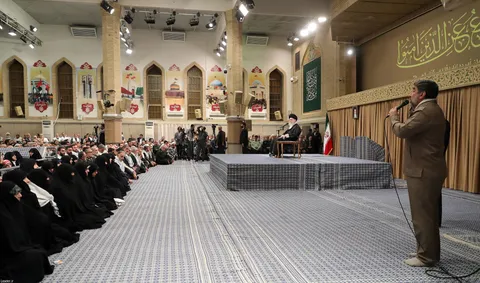 دیدار پیشکسوتان و فعالان دفاع مقدس و مقاومت با رهبر انقلاب