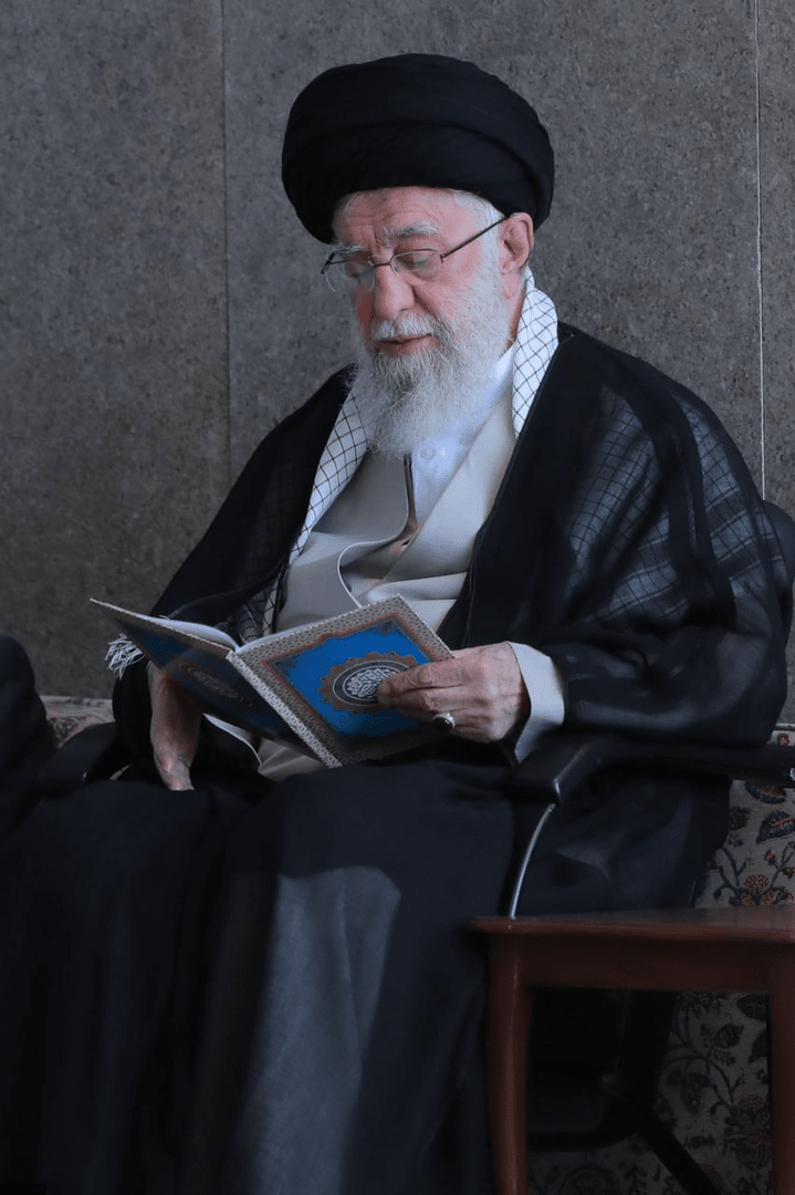 تصاویری از رهبر شهید و رهبر انقلاب در رویداد «جمعه نصر»