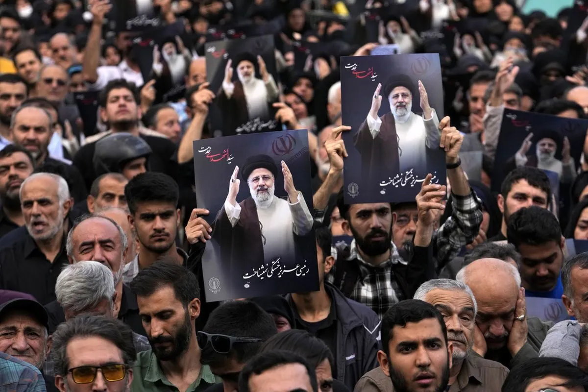 گرامیداشت شهید رئیسی و شهدای خدمت در بقاع متبرکه تهران
