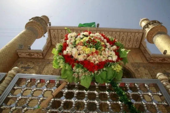 حرم امام علی(ع) در آستانه میلاد پیامبر اعظم(ص) آذین‌بندی شد