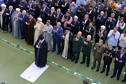 اقامه نماز عید فطر در مصلی تهران