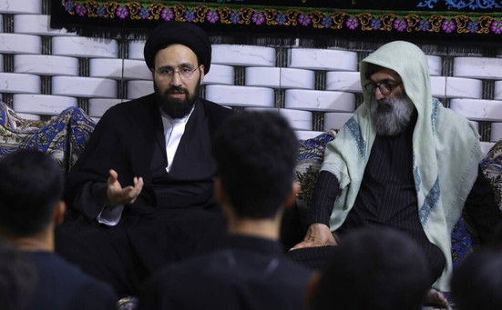 حجت الاسلام سیدعلی خمینی: ما باید امام حسین(ع) را چراغ هدایت بدانیم