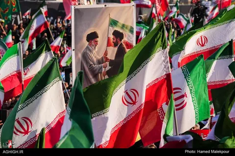 اجتماع مردمی بیعت با حضرت آیت‌الله سیدمجتبی خامنه‌ای در میدان انقلاب تهران
